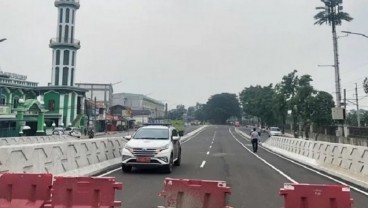 Ada Jalur Sepeda di Flyover Cakung, Mudah-Mudahan Aman