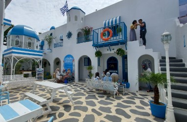 Teras Santorini, Sepotong Yunani di Timur Jakarta