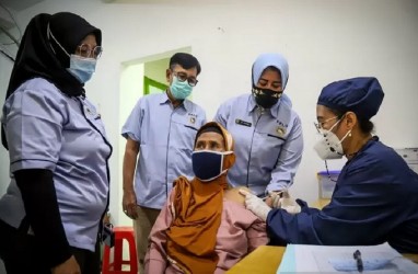 Airlangga Sebut 17 Juta Dosis Vaksin Covid-19 Telah Disuntikkan