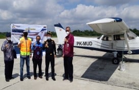 Bea Cukai Pekanbaru Serahkan Aset Pesawat Cessna ke Poltekbang Surabaya