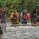 Banjir Pekanbaru: Saat Air Meninggi, Ini Tindakan Brimob Polda Riau