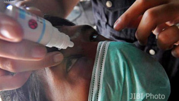 Pakai Obat Tetes Mata Saat Puasa Bikin Batal?