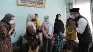 Ridwan Kamil Kunjungi Rumah Duka Kru KRI Nanggala-402