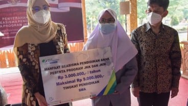 BP Jamsostek Berikan Beasiswa kepada Ratusan Pelajar di Purwakarta