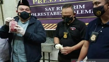 Polisi Menggerebek Gudang Ikan Berformalin di Pasar Jakabaring