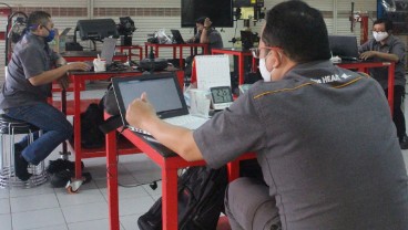 PROBLEM PENYERAPAN TENAGA KERJA : Gotong Royong Bangun SDM