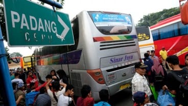 Jelang Larangan Mudik, Penumpang di Terminal Kalideres Meningkat