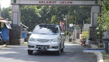 Pemudik Melintas Tanpa Hambatan di Jalur Alternatif Cirebon-Kuningan