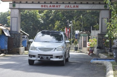 Pemudik Melintas Tanpa Hambatan di Jalur Alternatif Cirebon-Kuningan