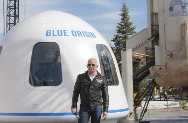 Jeff Bezos Lelang Kursi Penerbangan ke Luar Angkasa Bareng Blue Origin, Berminat?