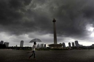 Cuaca Jakarta 7 Mei, Hujan dan Petir pada Siang Hari