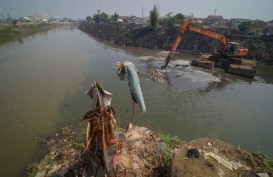 Bupati Bandung Genjot Pengerukan Sungai di 4 Kecamatan