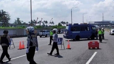 Hari Ketiga Larangan Mudik, Volume Kendaraan Keluar Jakarta Turun 44 Persen