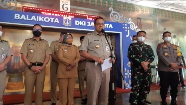 Saat Anies Baswedan Lepas Masker Perdana di Hadapan Publik