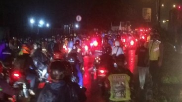 Pantau Larangan Mudik, Puan Tinjau Bandara Soetta & Tol Cikampek