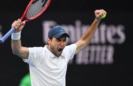 Karatsev Hentikan Teman Sendiri Medvedev di Tenis Italia Terbuka