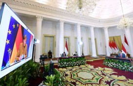 Presiden & Ibu Negara Salat Idulfitri di Halaman Istana Bogor