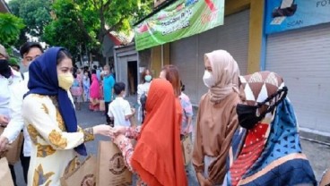 Penampilan Mantu Jokowi Selvi Ananda Berkerudung Biru saat Salat Id Curi Perhatian