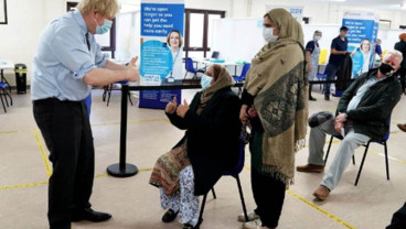 National Health Service Inggris Berlakukan Paspor Vaksin Digital