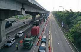 Hari Pertama Lebaran, Polisi Putarbalik 896 Kendaraan di Gerbang Tol Cikarang Barat