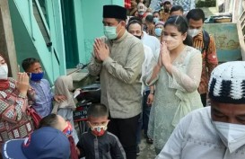 Wali Kota Medan Bobby Tinjau Warga yang Terkena Banjir Saat Idulfitri