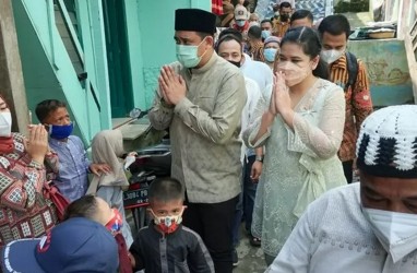 Wali Kota Medan Bobby Tinjau Warga yang Terkena Banjir Saat Idulfitri