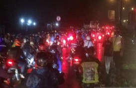 Bawa Pemudik, Polisi Putar Balik Ambulans di Cikarang Barat