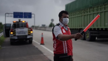 Petugas Tol Trans-Sumatra Beri Pelayanan Optimal kepada Pengguna Jalan