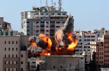 Ancur! Foto Detik-Detik Pengeboman Gedung Al Jazeera oleh Tentara Israel