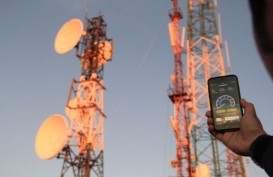 PENDAPATAN OPERATOR SELULER : Layanan Data Makin Dominan