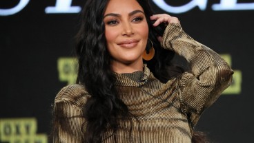 Kim Kardashian Menang Lelang Jaket If Janet Jackson US$25.000