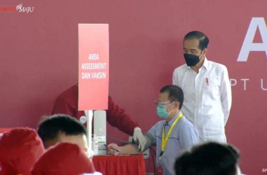 Jokowi Datang, Semua Pejabat Riau Dites Swab