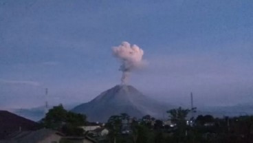 Gunung Sinabung Erupsi, Luncurkan Awan Panas Sejauh 3 Kilometer