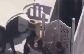 Pria Bawa Senjata Berupaya Serang Khatib di Masjidil Haram