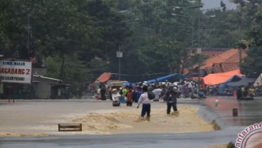 Sebagian Konstruksi Tanggul Pantura Ditarget Rampung Tahun Ini