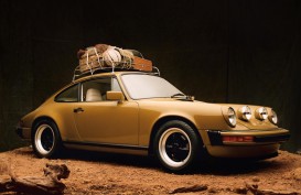 Unik, Merek Fesyen Asal New York Ini Restorasi Porsche 911 SC