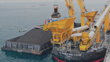   STRATEGI KORPORASI    : Emiten Pelayaran Jaring Peluang