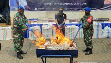 Rokok Ilegal Rp2 Miliar di Semarang Dimusnahkan