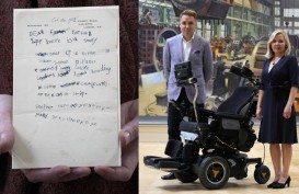 Alat Kantor, Kursi Roda Stephen Hawking Mejeng di Museum Sains London