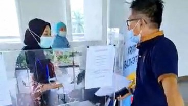 Dipositifkan Covid-19, Penumpang di Bandara SMB II Ngamuk