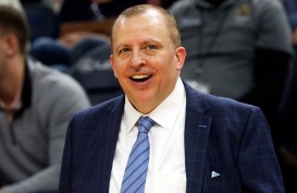 Tom Thibodeau dari New York Knicks Jadi Pelatih Terbaik NBA Tahun ini