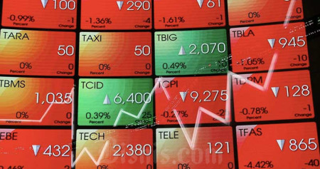Papan elektronik yang menampilkan pergerakan indeks harga saham gabungan (IHSG) di Bursa Efek Indonesia, Jakarta, Senin (22/3/2021). Bisnis/Eusebio Chrysnamurti