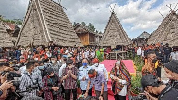 Menparekraf Promosikan Kompleks Rumah Adat Uma Lengge di Bima