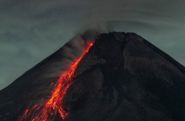 Merapi Luncurkan Awan Panas Guguran Sejauh 1,6 Km