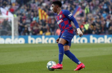 Milan & Barcelona Sepakati Kepindahan Bek Junior Firpo