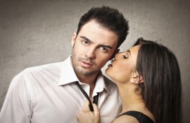 10 Cara Menggoda dan Merayu Seorang Pria