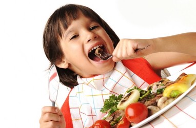 Makanan vs Suplemen, Mana Lebih Baik untuk Anak?
