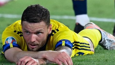 Gagal Jebol Gawang Spanyol, Striker Swedia Berg Dihina di Dunia Maya