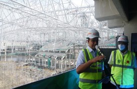 Wow! WEGE Lifting Atap Jakarta International Stadium Seberat 3.900 Ton