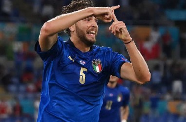 Tiru Ronaldo, Bintang Italia Manuel Locatelli Singkirkan Botol Coca-Cola saat Konpers